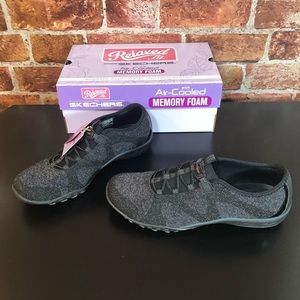Skechers Relaxed-Fit! 9.5 Women’s
